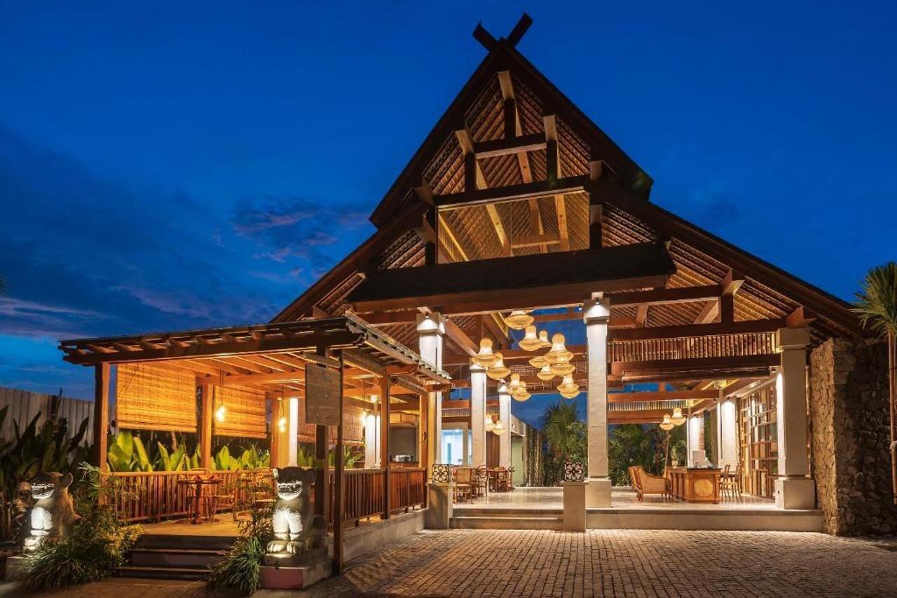 ホテル アディワナ スウェタ【Chse認定】 ウブド エクステリア 写真 The resort's lobby