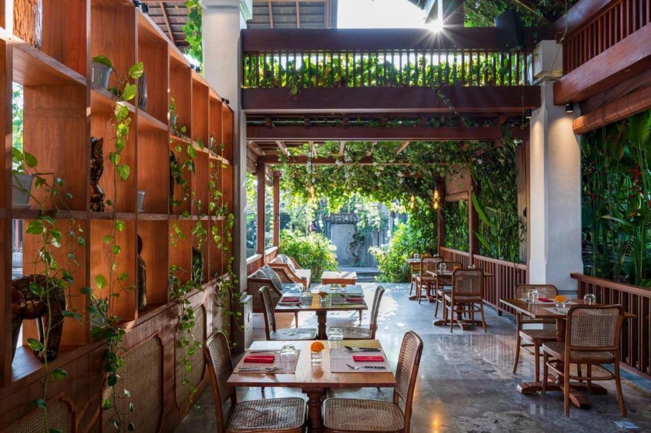 ホテル アディワナ スウェタ【Chse認定】 ウブド エクステリア 写真 The restaurant's interior