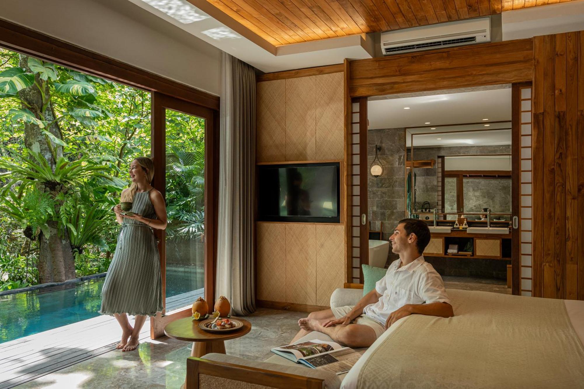 ホテル アディワナ スウェタ【Chse認定】 ウブド エクステリア 写真 A bedroom at the resort